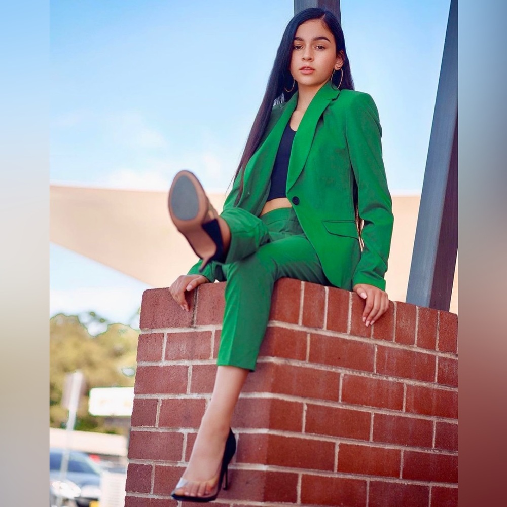 Zara Set - Green Blazer & Ankle Pants - Picture 3 of 17
